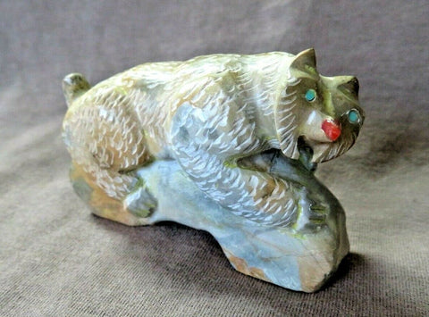 Native American Zuni Zuni Rock Bobcat fetish Carving by Freddie Leekya C3926