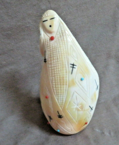 Zuni Museum Quality XL Melon Shell Corn Maiden Fetish by Daniel Chattin C3597