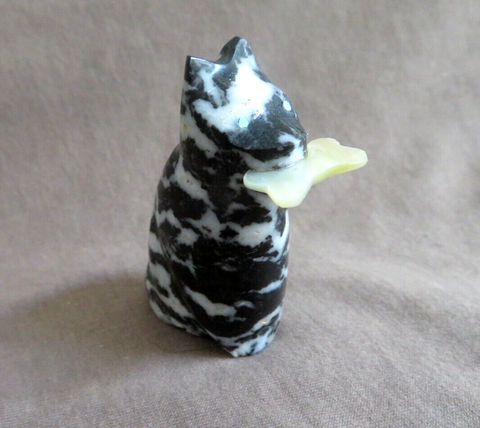 Zuni Zebra Stone Dog w Treat Fetish Carving  by Leland Boone & Daphne Quam C4280