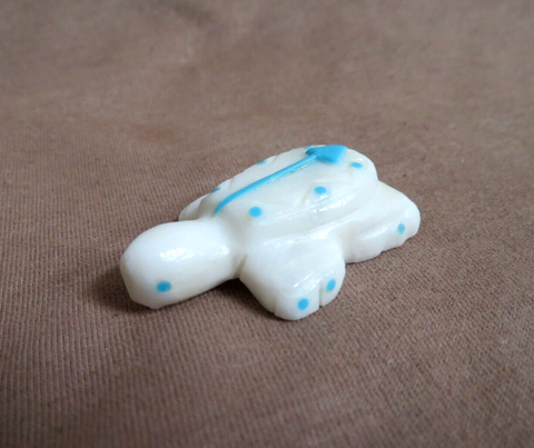 Native Zuni White Marble Turtle w heartline Fetish by Kevin Quam C4647