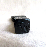 Native Zuni MINI Jet Raven on Rock Fetish Carving by Rochelle Quam  C4273