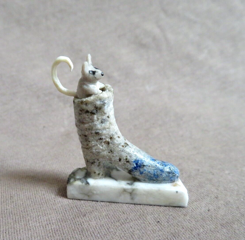Native Zuni Antler Mini Mouse in a Boot Fetish Carving by Ruben Najera C4642