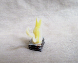 Zuni Micro Mini Mother of Pearl Cat Fetish Carving by Ruben Najera C4812