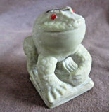 Zuni Amazing Rare Serpentine Frog by Master Carver Derrick Kaamasee C2788