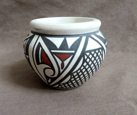 Pre-owned Zuni Pueblo Hand Made Pottery Small Pot by Brandon Lalio 2022 P0252